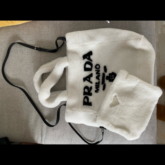 Prada white Shearling tote 2021 - Picture 6 of 6